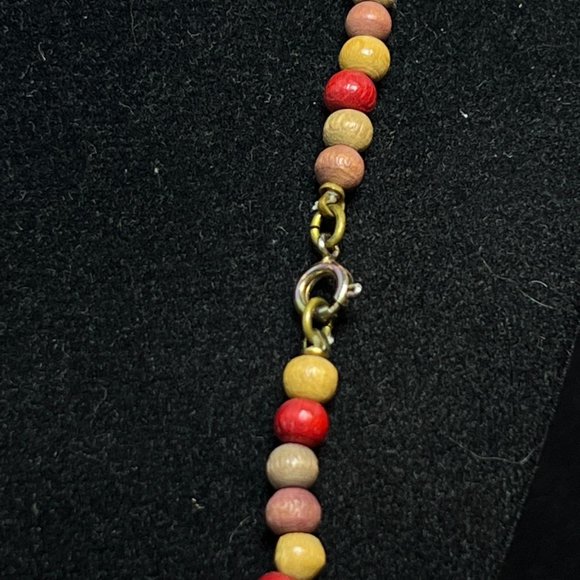 Vintage Red, Tan & Brown Wooden Bead Necklace And Bracelet Set (310) - Picture 6 of 7